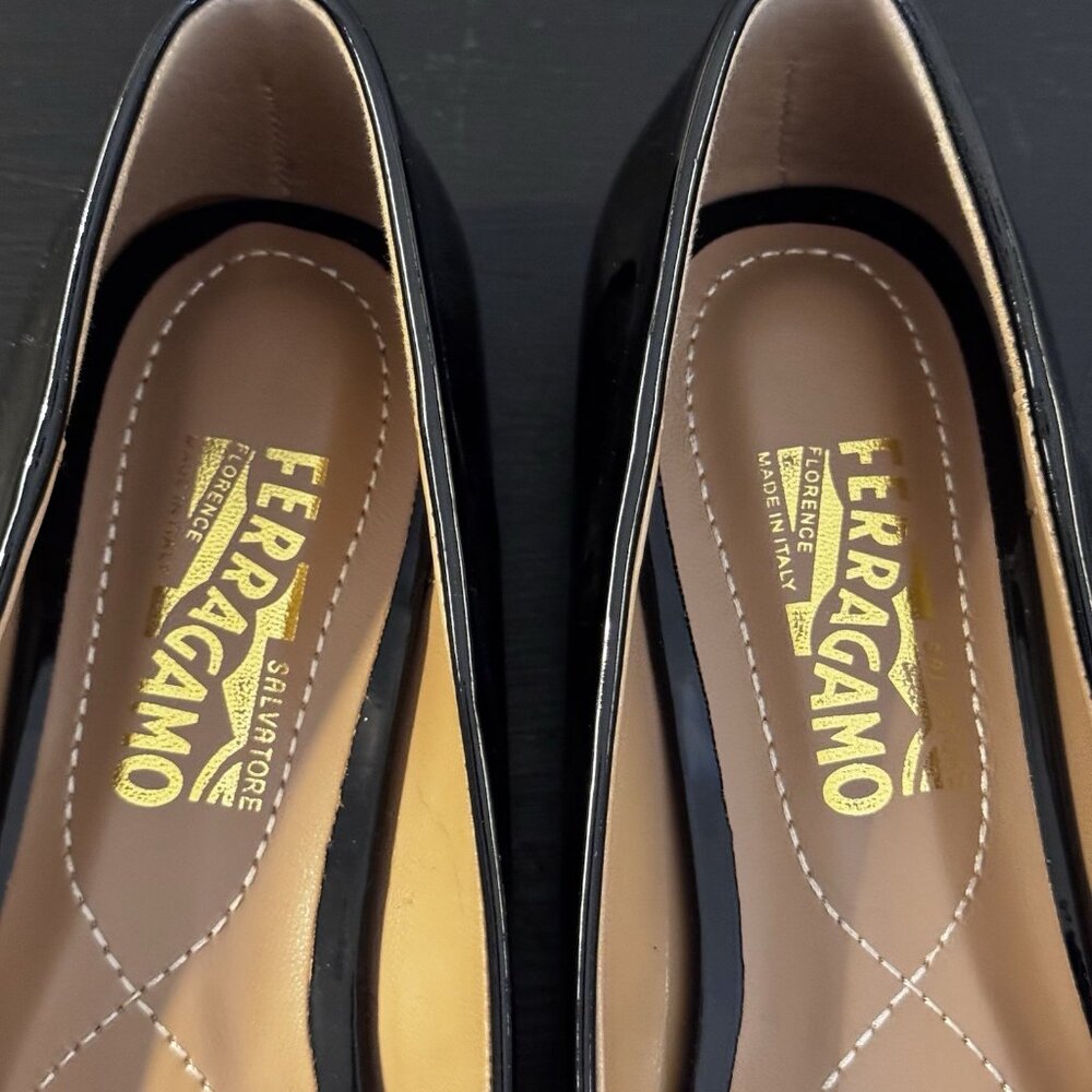 Salvatore Ferragamo Vara Bow Flats Black Patent Leather - Picture 7 of 16